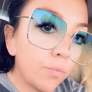 Meet your Posher, Hilary